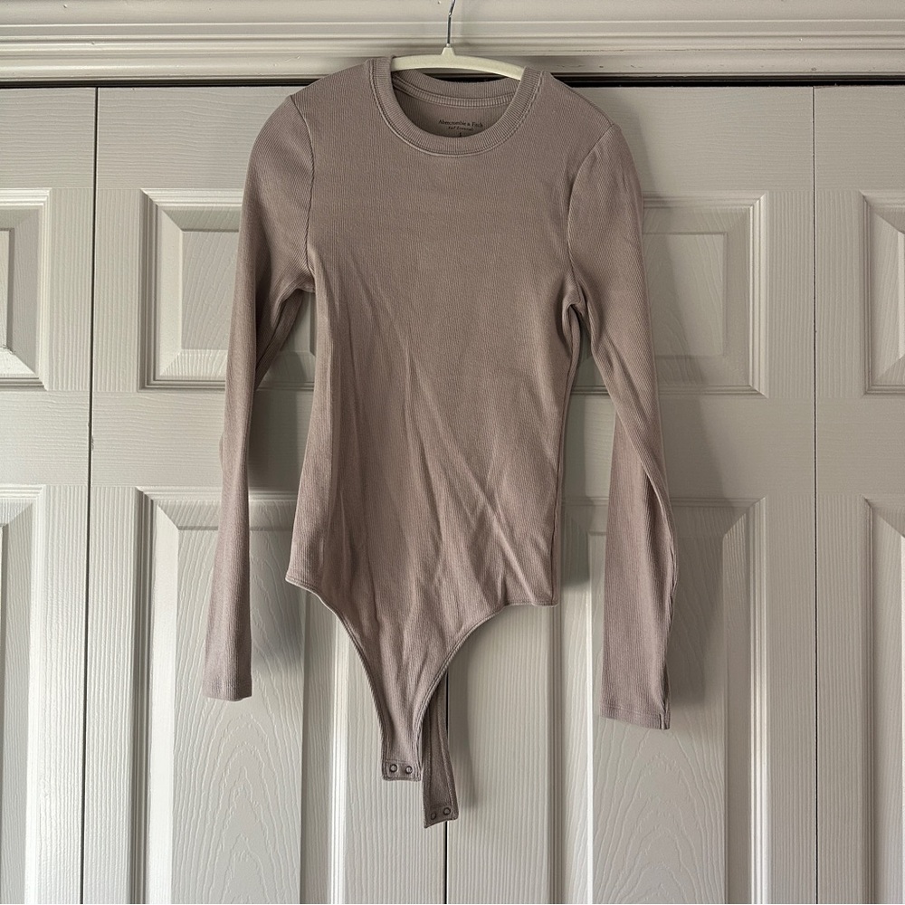 Abercrombie & Fitch Ribbed Taupe Bodysuit